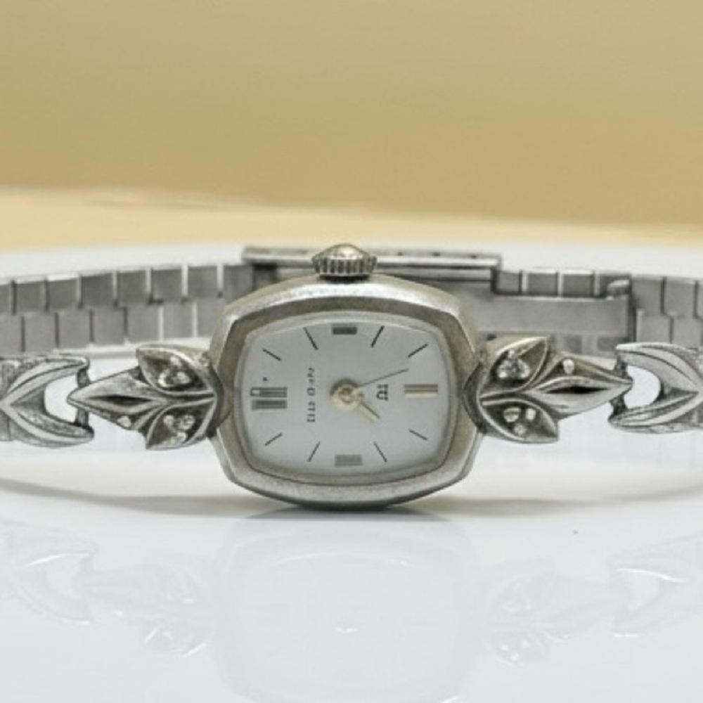 Women’s Vintage Bulova “23” Cocktail Watch Rolled 10k White Gold w/Diamonds Nice